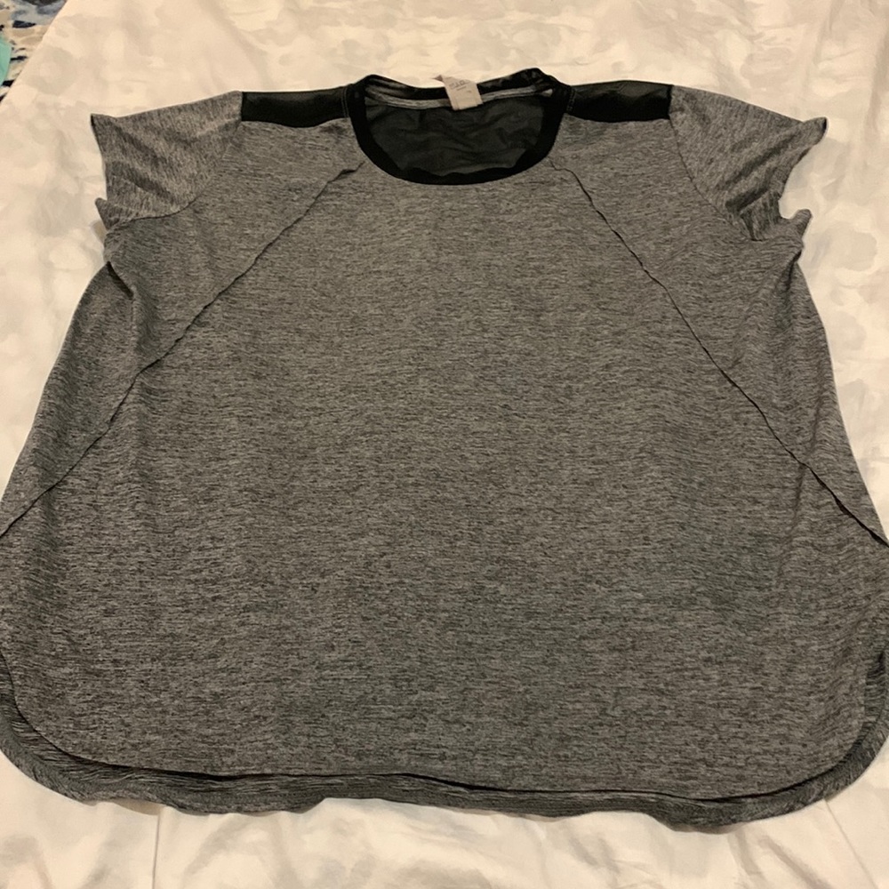 Sport top. Champion. Size XL. GREY N BLACK